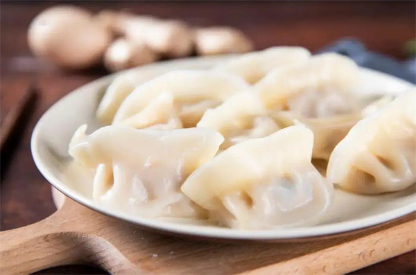 初名餃子