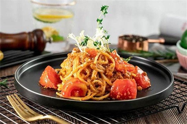 六月彩虹輕食加盟