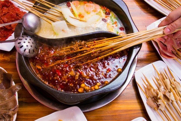 巴山味莊砂鍋串串香加盟