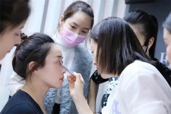 美悅彩妝加盟