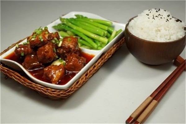 萬(wàn)興源排骨米飯加盟