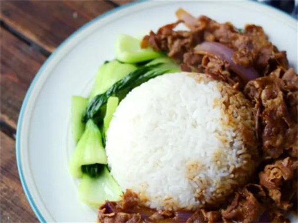 極味肥牛飯