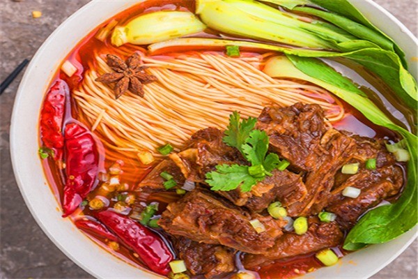 冒煙辣網(wǎng)紅牛肉面加盟