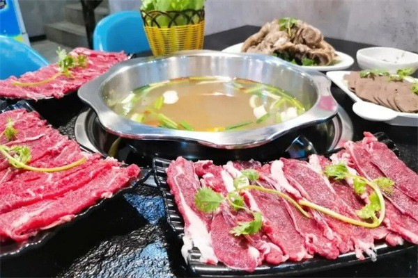 百里尋牛肉火鍋店加盟