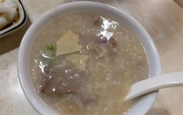 春記豬雜粥
