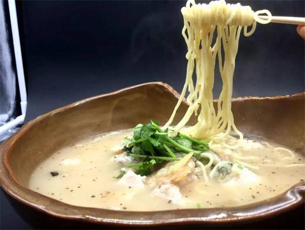 三瘋魚湯干拌面