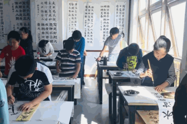半墨寫(xiě)字