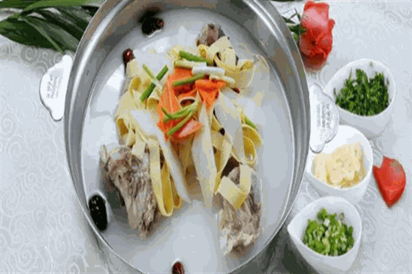 有風(fēng)骨養(yǎng)生骨頭火鍋加盟