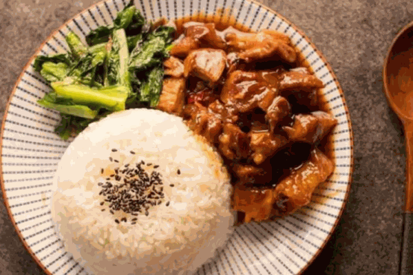 米夫羅臺(tái)灣鹵肉飯