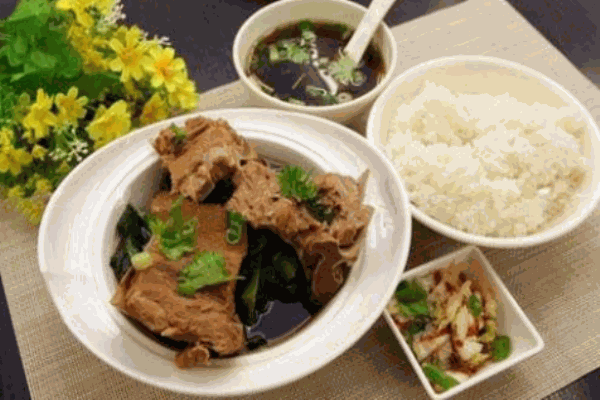 骨干精英排骨飯