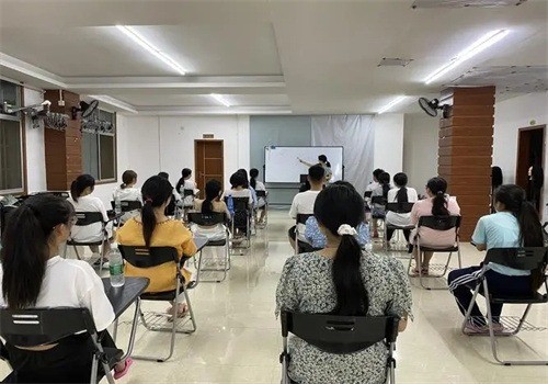 張瀕予形象設(shè)計培訓(xùn)加盟
