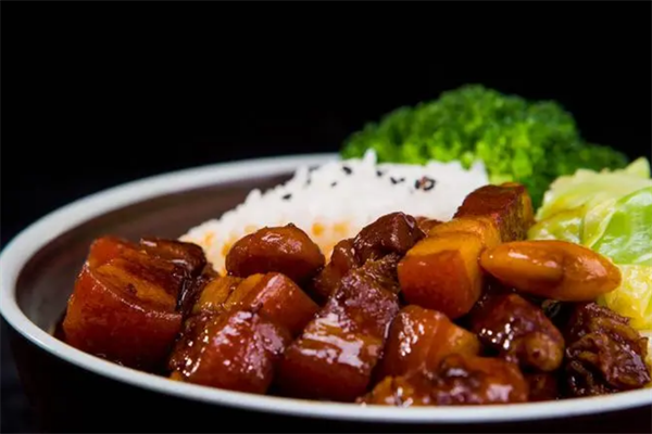 寶妹鹵肉飯加盟