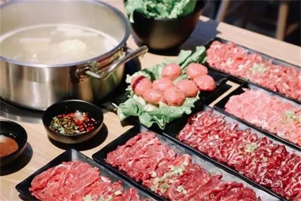 小山牛潮式鮮涮火鍋加盟