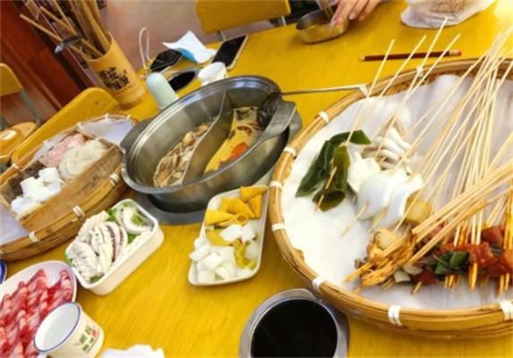 班花串串主題火鍋加盟
