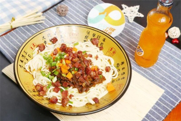 倔強(qiáng)面老碗面加盟