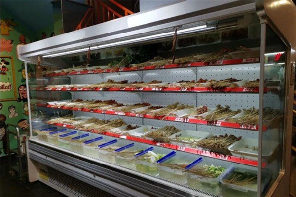 魚跳火串串火鍋加盟