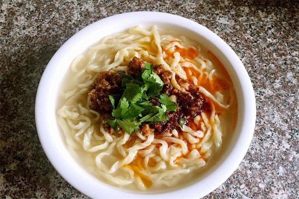 胖嫂麻辣面加盟