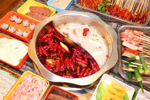 鍋門串串香火鍋加盟