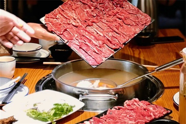 潮尚牛肉村火鍋加盟