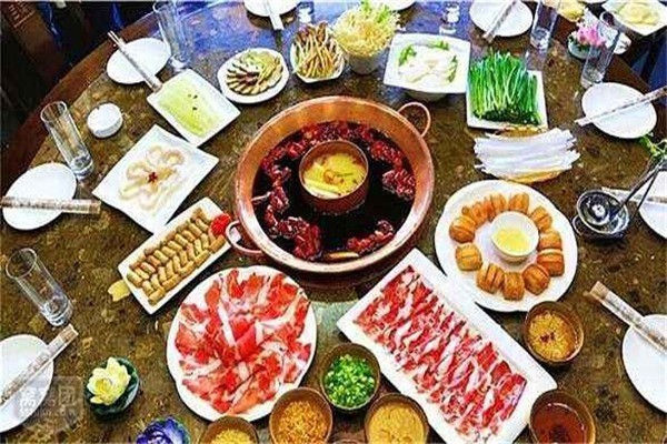 牛八品火鍋加盟