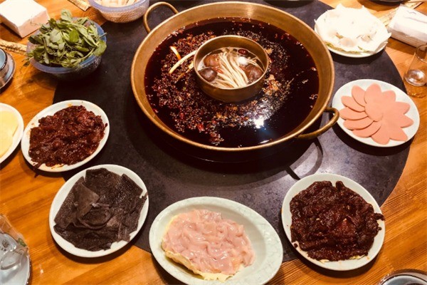 牛真牛鹵味牛肉鍋加盟