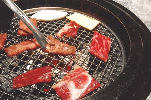 坨坨烤肉加盟