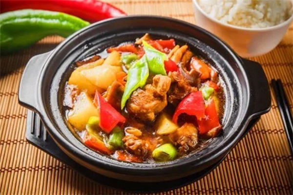 汁飽飽黃燜雞米飯加盟