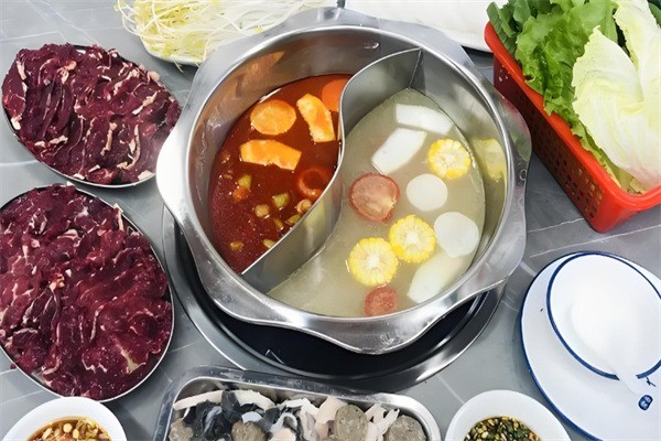 九術(shù)牛雜火鍋加盟