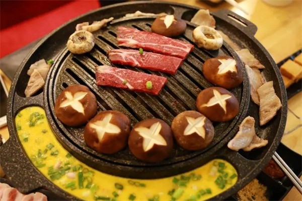 碳百年烤肉加盟