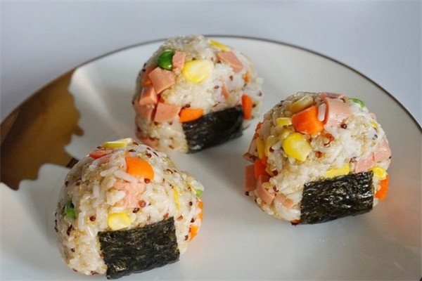 麟稀七彩飯團(tuán)加盟
