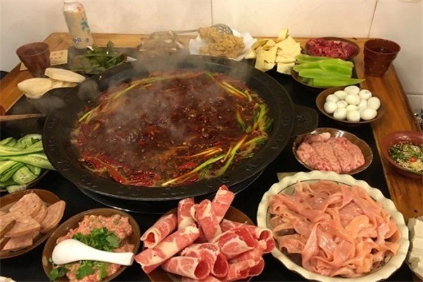 香辣坎老火鍋加盟