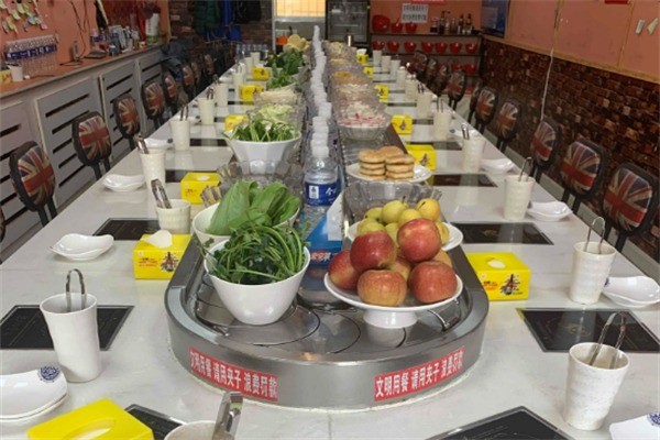 九璽旋轉(zhuǎn)小火鍋加盟