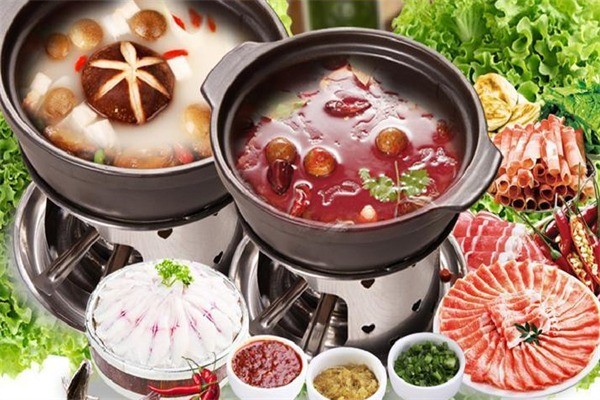 九璽旋轉(zhuǎn)小火鍋加盟