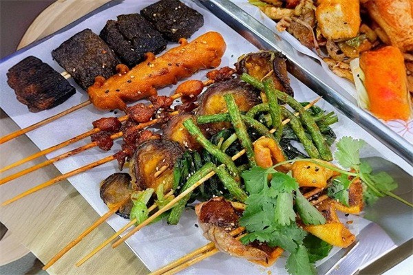 左炸右拌炸串拌餅加盟
