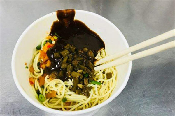 芝麻大叔熱干面加盟