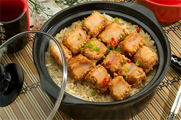 啊媽煲煲仔飯加盟