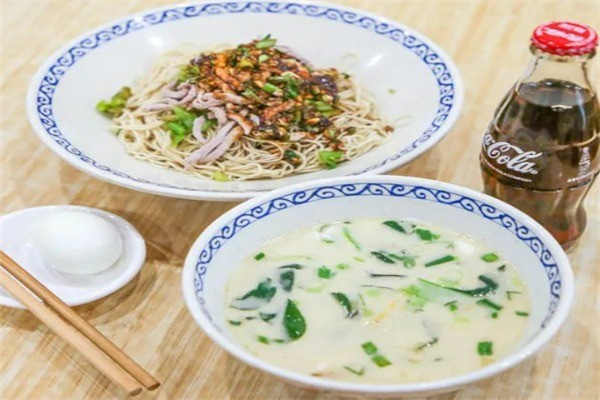 瘋狂魚(yú)湯干拌加盟