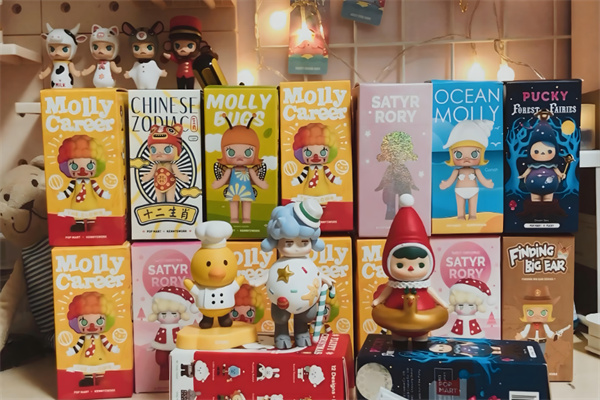泡泡瑪特盲盒品牌圖片