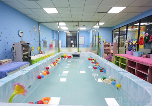 迷你海洋嬰幼兒游泳館