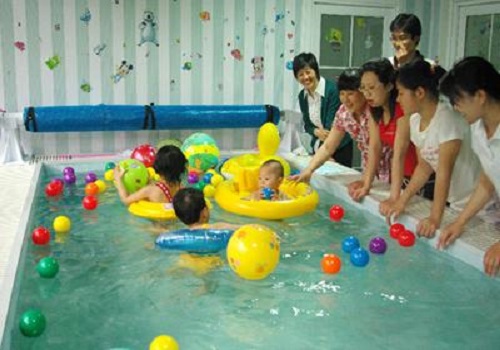 小飛魚嬰兒游泳館