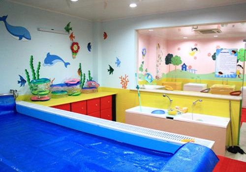 小飛魚嬰兒游泳館
