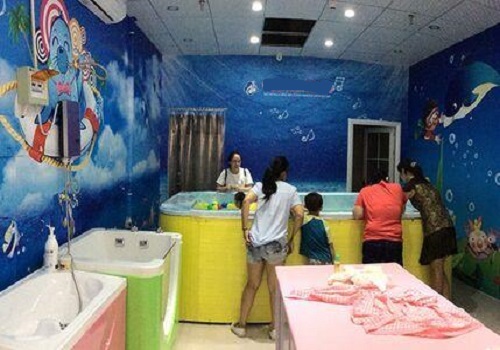 小飛魚嬰兒游泳館
