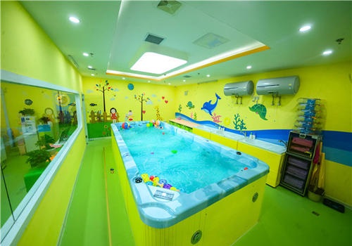 萌貝灣嬰兒游泳館