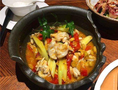 袍哥酸菜魚