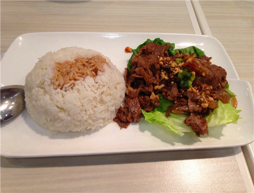 偶拌秘汁牛肉飯