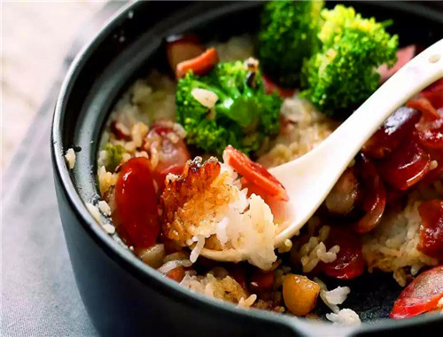 稻谷滿倉(cāng)瓦鍋飯