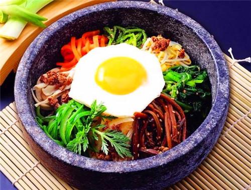 釜槿緣石鍋拌飯