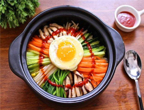 釜槿緣石鍋拌飯