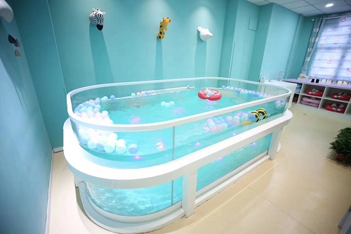 玲瓏門嬰兒游泳館