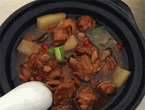 風(fēng)臨坊黃燜雞米飯
